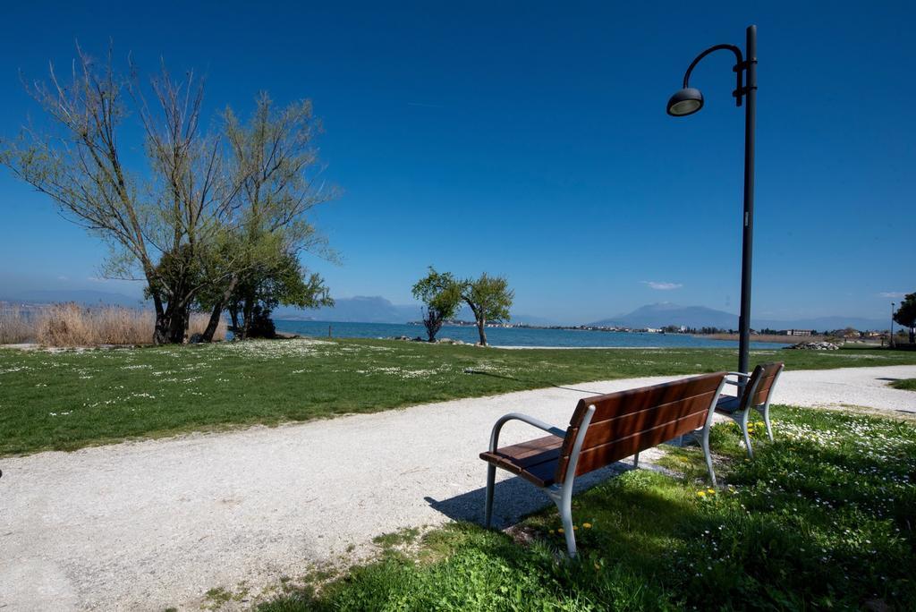 Appartamento Spiaggia Brema Sirmione Extérieur photo